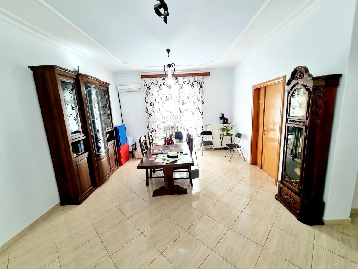 Luckyshine Hostel Vlorë Buitenkant foto
