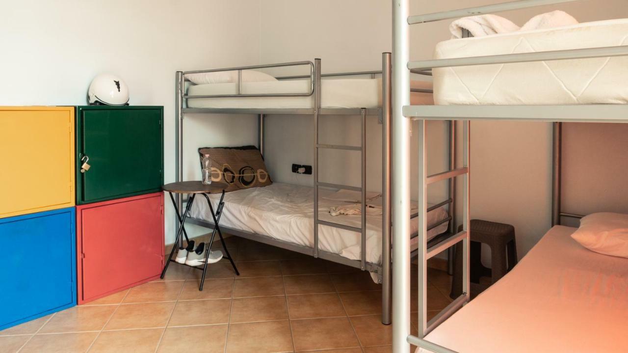Luckyshine Hostel Vlorë Buitenkant foto